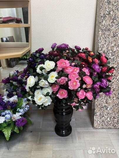 Цветы искусственные на кладбище