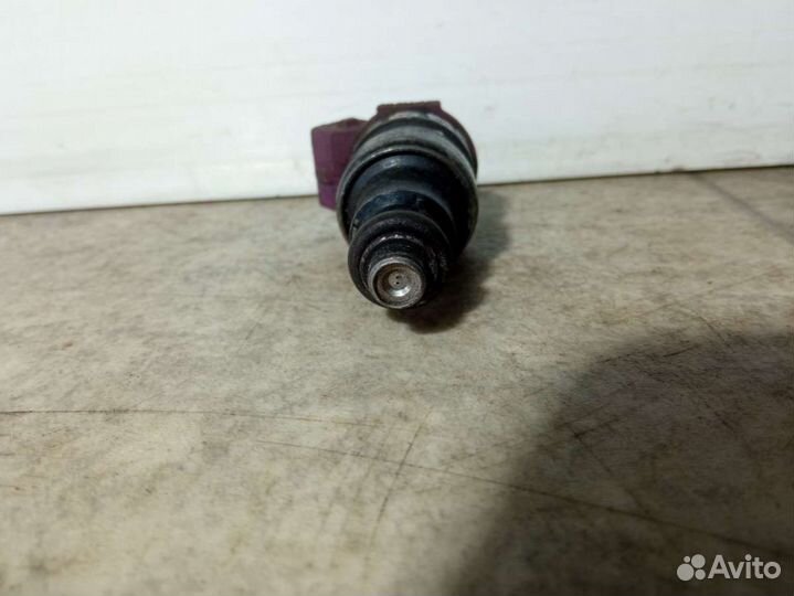 Форсунка Opel Omega B 90411552