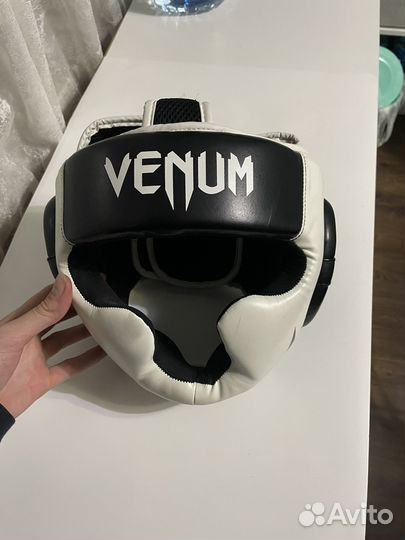 Шлем боксерский Venum Challenger 2.0 Black/White