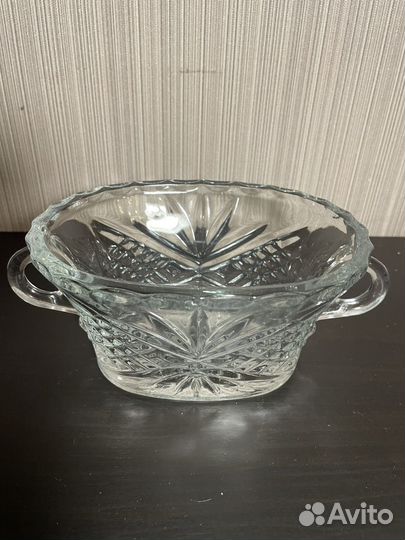 Салатники, масленка, конфетница