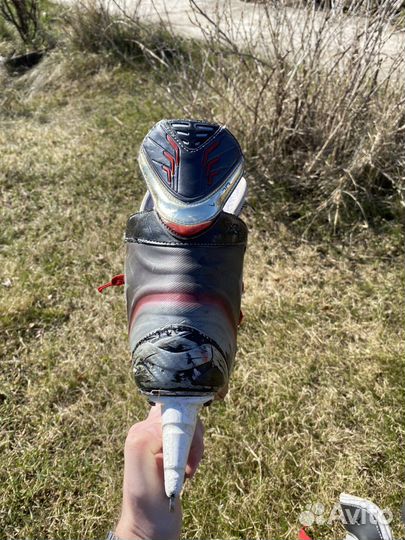 Коньки хоккейные