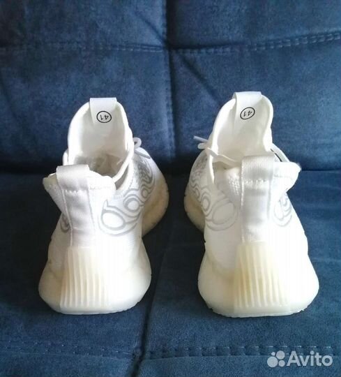 Кроссовки новые