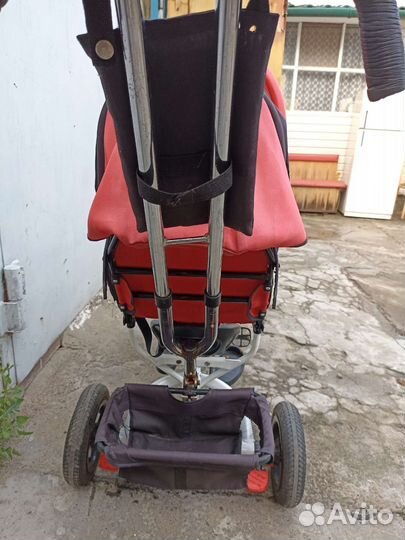 Велосипед коляска с родительской ручкой