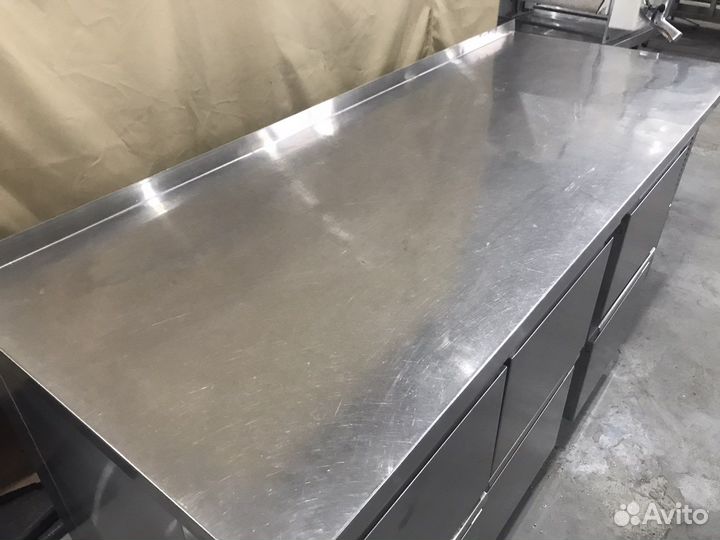 Холодильный стол с выдвижными ящиками