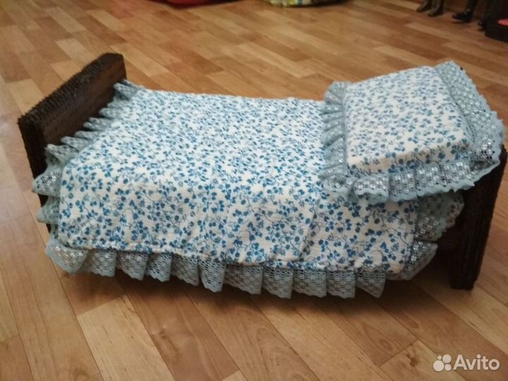 Куклы,посудка и др.игрушки