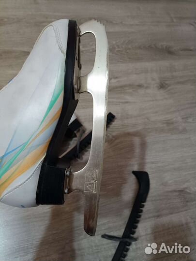 Коньки зимние женские 35 р + чехлы + сумка