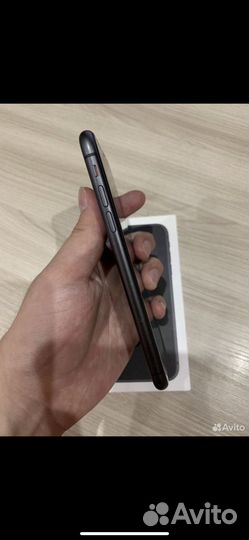 Мобильные телефоны бу iPhone 11