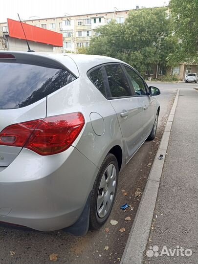 Opel Astra 1.6 МТ, 2011, 198 000 км