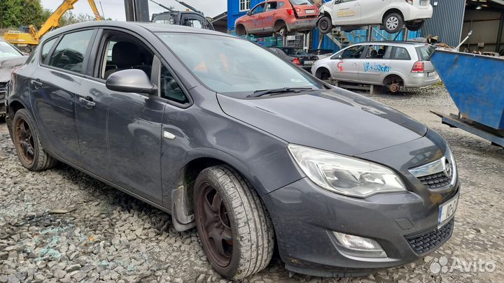 Суппорт тормозной задний правый opel astra J 2010