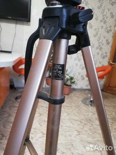 Штатив для фото и видео Unomat sva 28