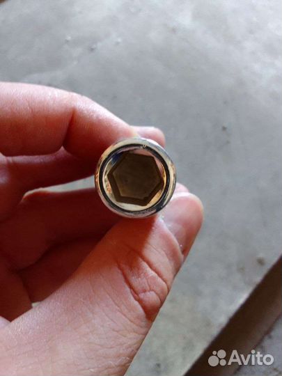 Колесные болты