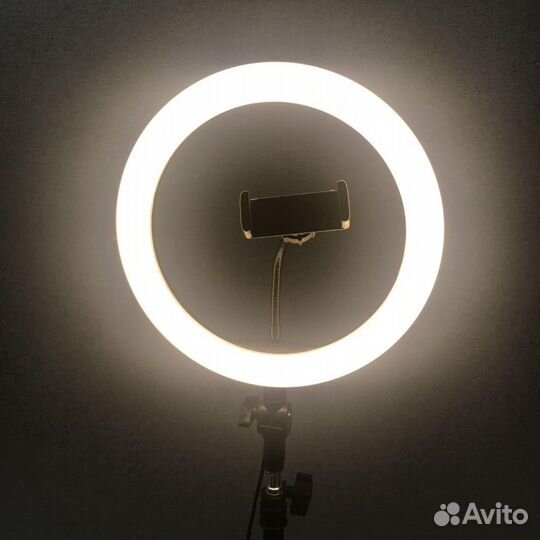 Световое кольцо со штативом (диаметр кольца 26см)