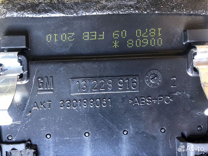 Воздуховод панели боковой правый opel astra H