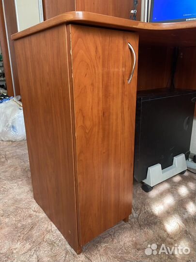 Письменный стол, компьютерный стол