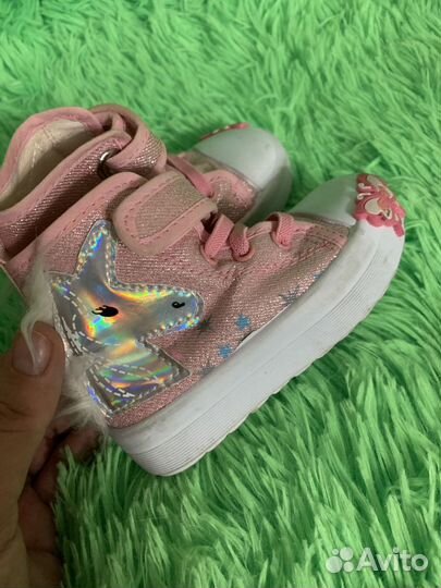 Кроссовки для девочки 20 размер