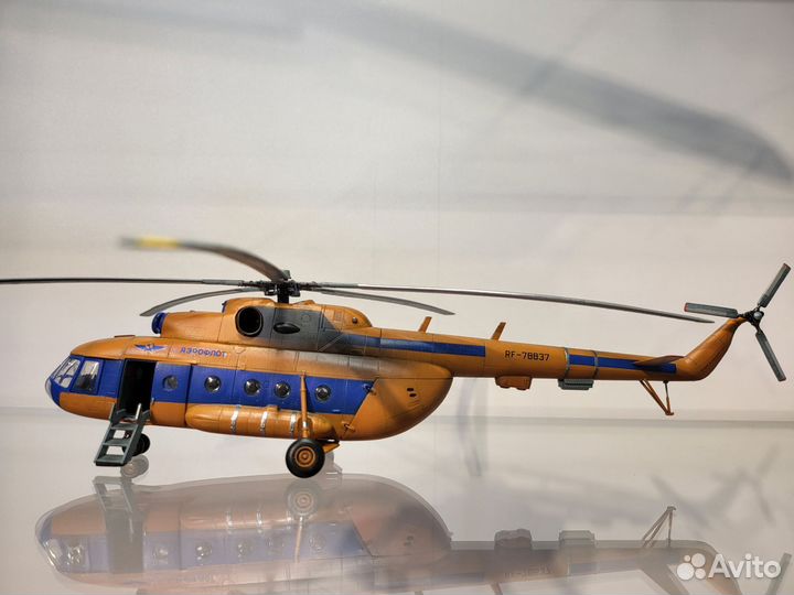 Модель вертолета ми-8 1/72 СССР