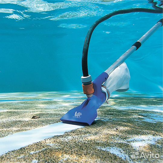 Чистка и обслуживание бассейна