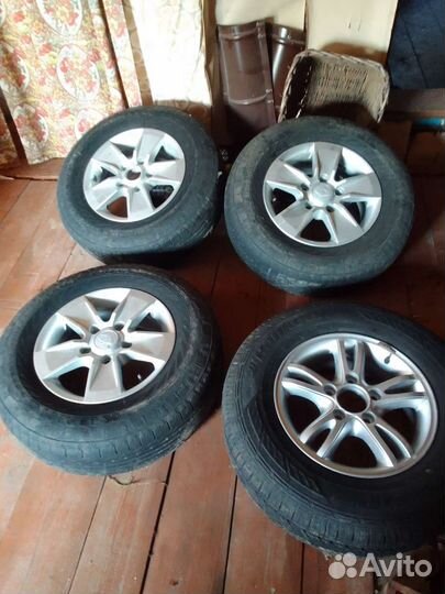 Kumho Solus KH16 235/75 R16
