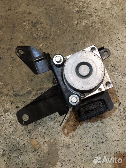 Блок ABS Mitsubishi pajero Sport 2