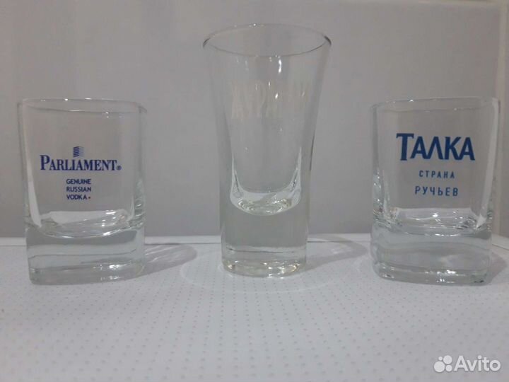 Рюмки новые с фирменным логотипом