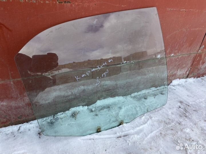 Стекло заднее боковое mitsubishi carisma