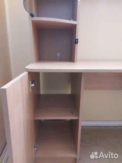 Письменный стол