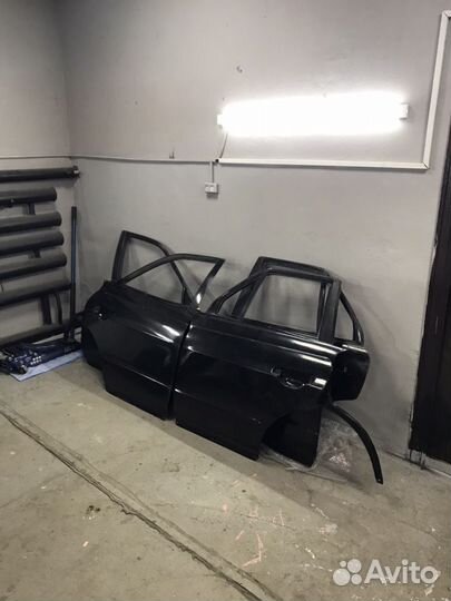 Пластиковые двери для Nissan Skyline R34 4 двери