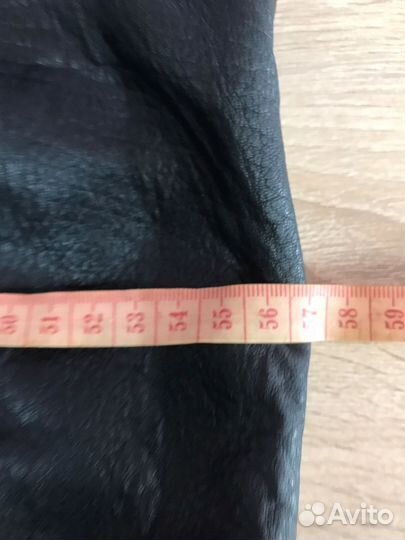 Кожаная жилетка мужская. Чёрного цвета. В отличном