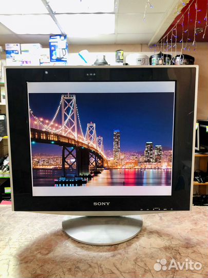 Монитор Sony SDM-HS74