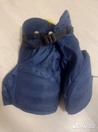 Хоккейная экипировка: полная -коньки, баул, и пр