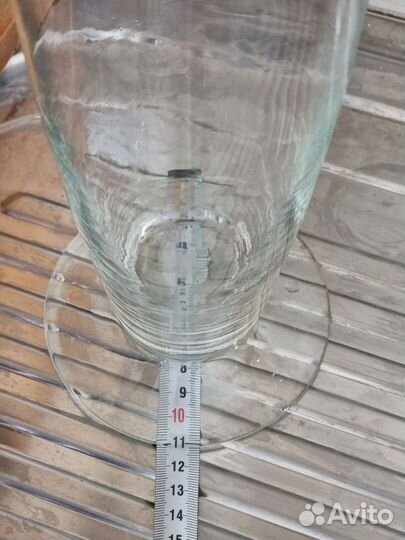 Стеклянная ваза средняя