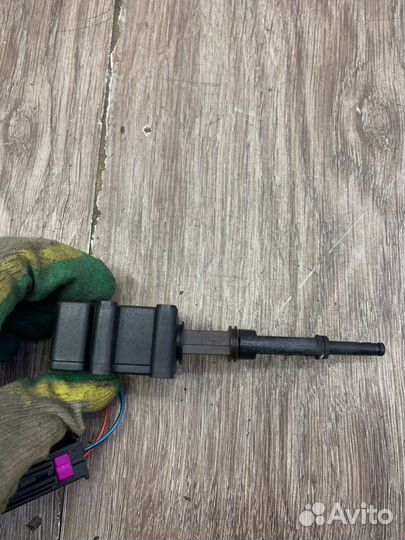 Активатор замка крышки багажника задний Opel Corsa