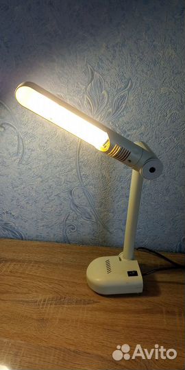 Настольная лампа