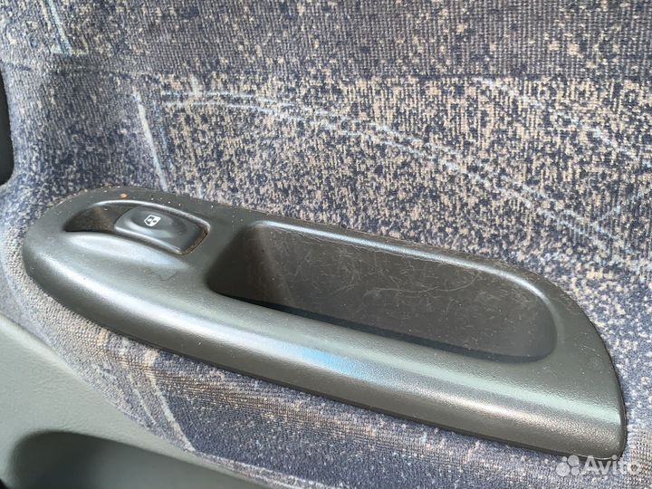 Кнопка стеклоподъемника renault Scenic1