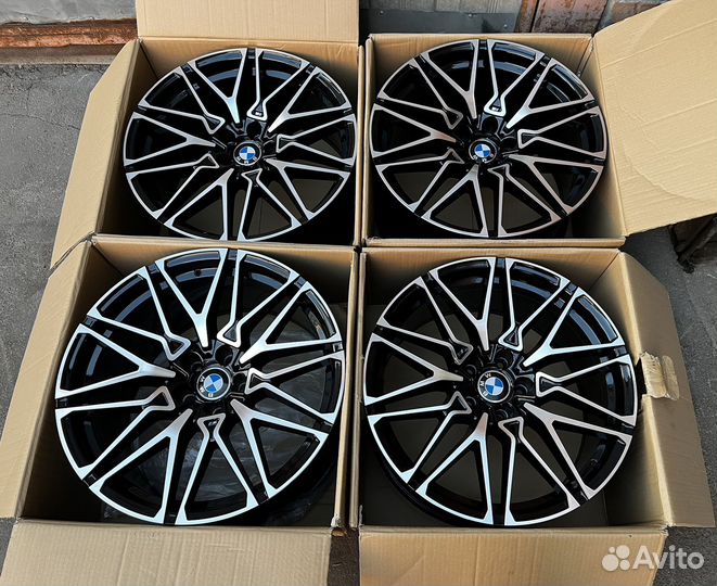 Диски r20 BMW X5 X6 F15 E70 F16 E71 818 M Style