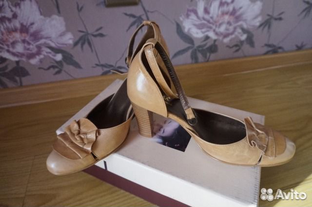 Новые кожаные туфли р.37