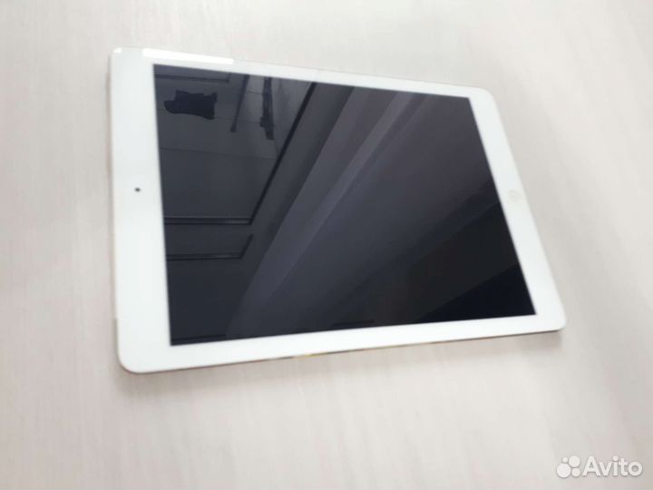 Планшет Apple iPad WiFi Cell 16GB Silver