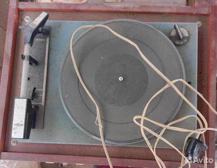 Старинный граммофон