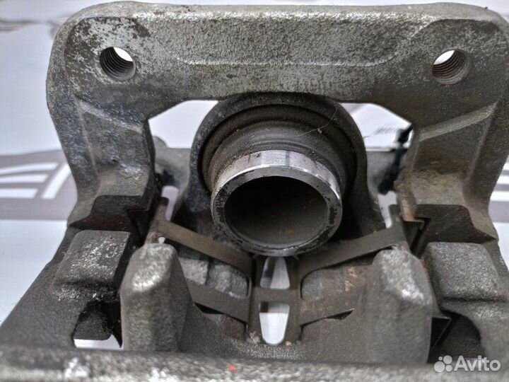 Суппорт задний правый Honda Accord CM1 CM2