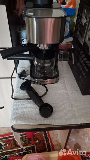 Кофеварка рожковая новая с копуччинатором