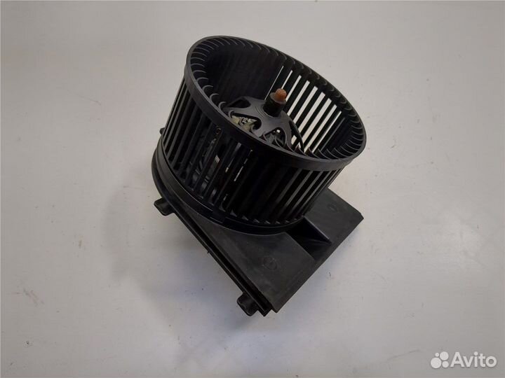 Двигатель отопителя Volkswagen Golf 4, 2001