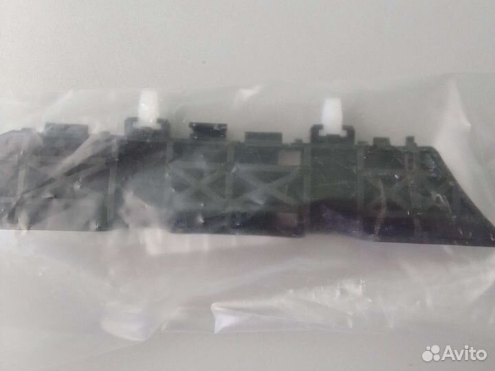 Крепление бампера переднее правое KIA RIO 10-14