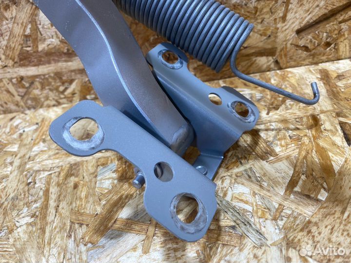 Петля крышки багажника левая Audi A4 B9 2016