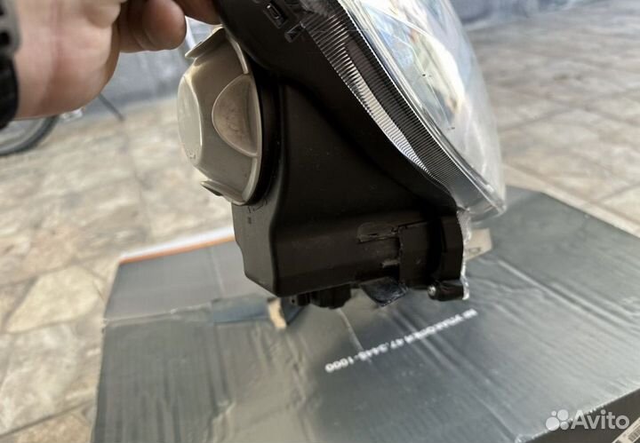 Фара передняя правая лада веста