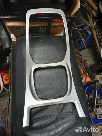 Пластик центральной консоли