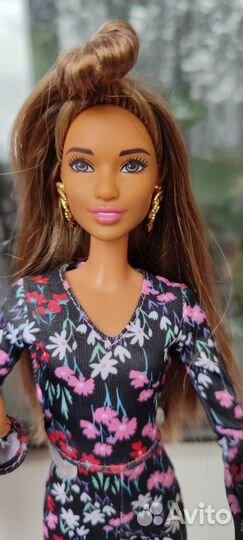 Редкая Барби фешенка на йоге