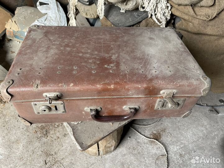 Чемодан с аквариумом