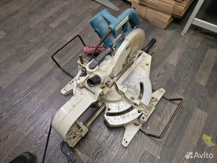 Торцовочная пила Makita LS1013