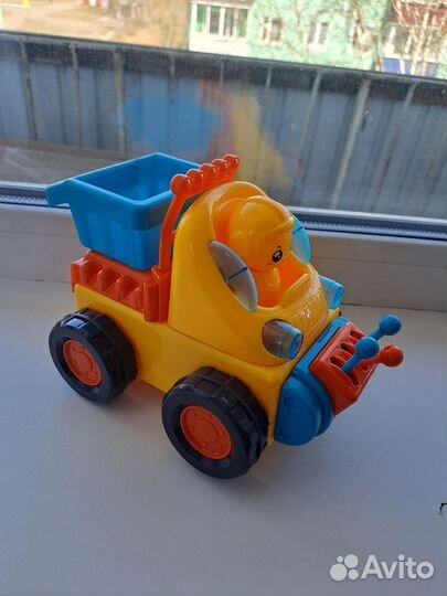 Машинка музыкальная