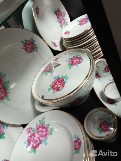 Столовый сервиз новый